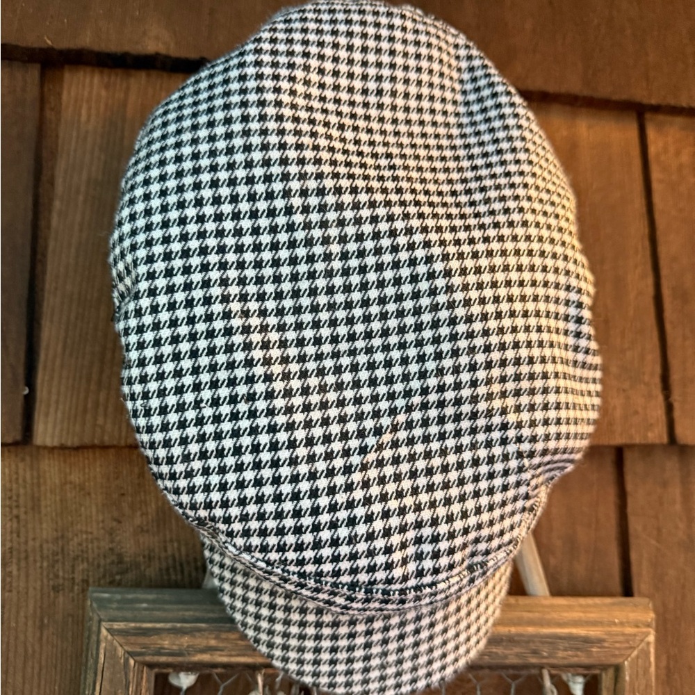 Vintage Houndstooth Newsboy Cap